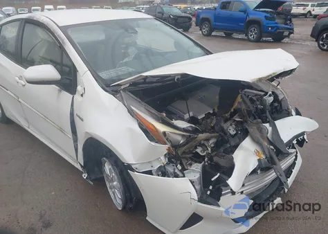 2018 Toyota Prius Two из США, поврежденный, VIN JTDKBRFU3J3065541